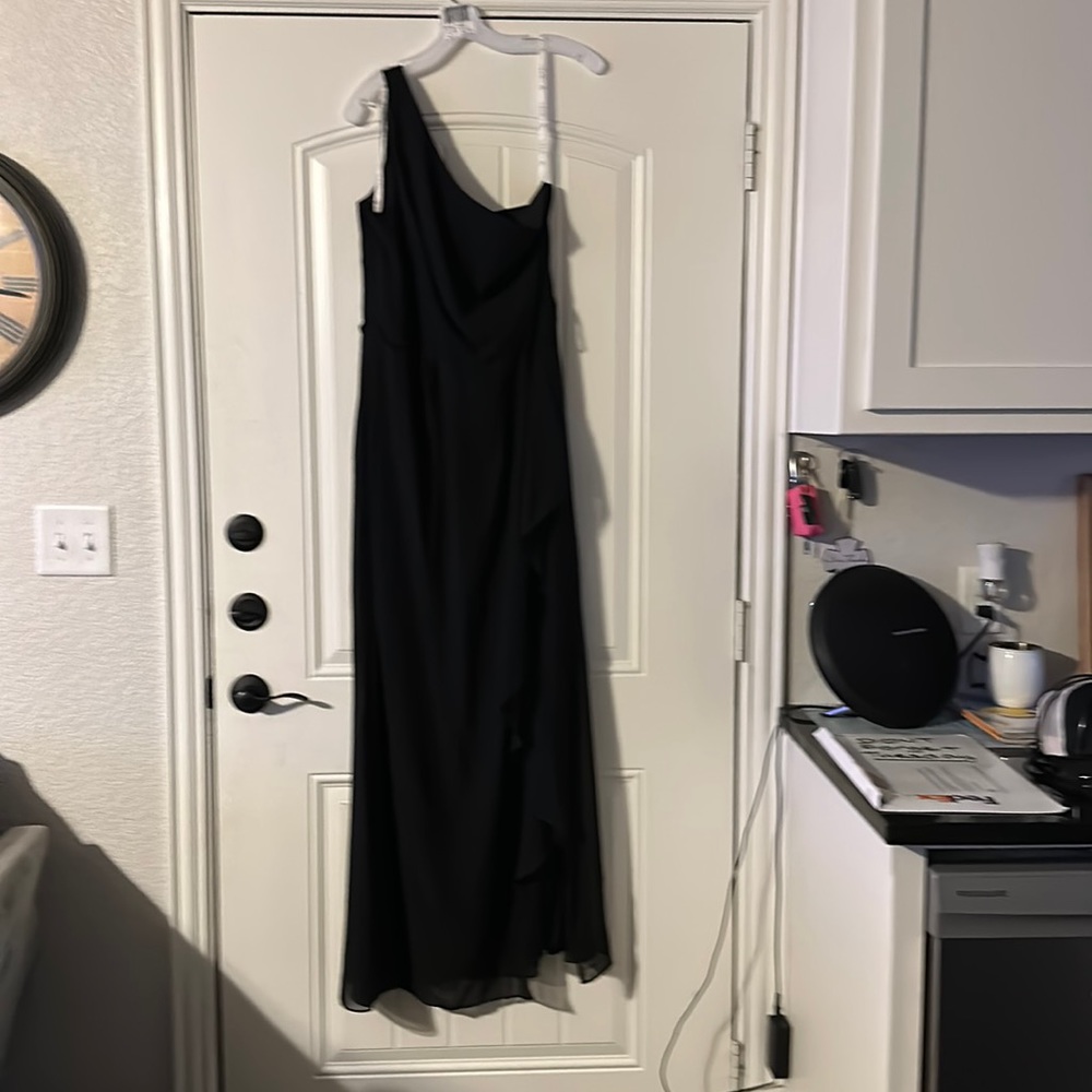 David’s Bridal bridesmaid one shoulder chiffon dress never worn
